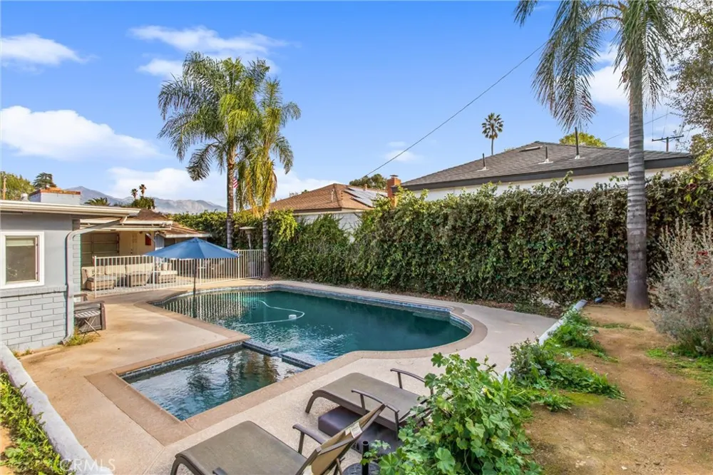 1235 W Cypress Redlands, CA 92373