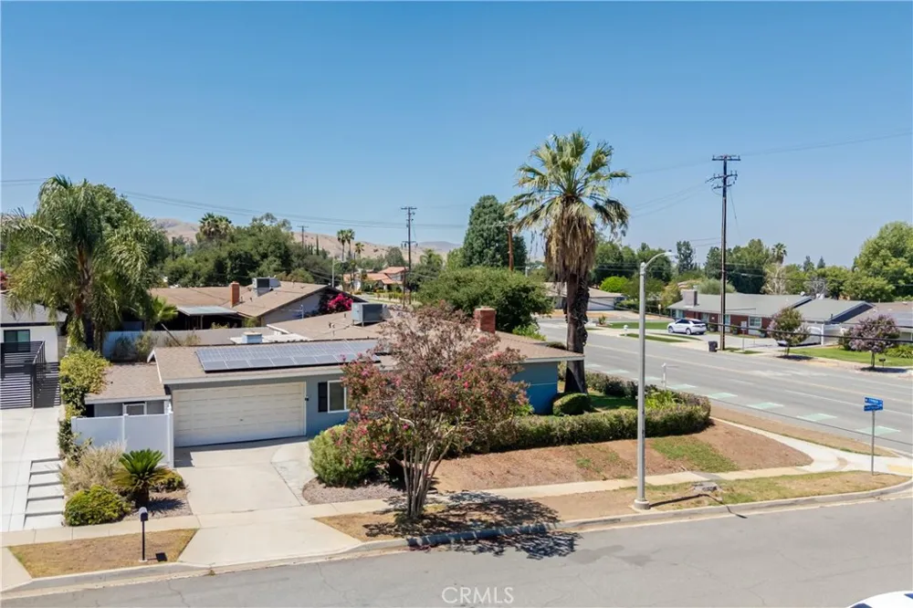 1235 W Cypress Redlands, CA 92373