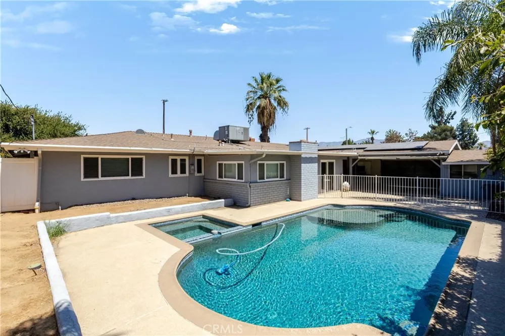 1235 W Cypress Redlands, CA 92373