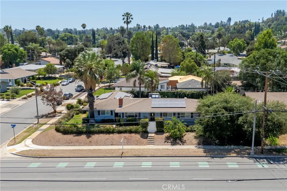 1235 W Cypress Redlands, CA 92373