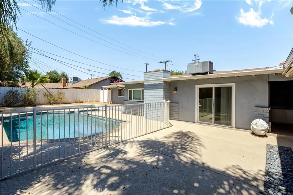 1235 W Cypress Redlands, CA 92373