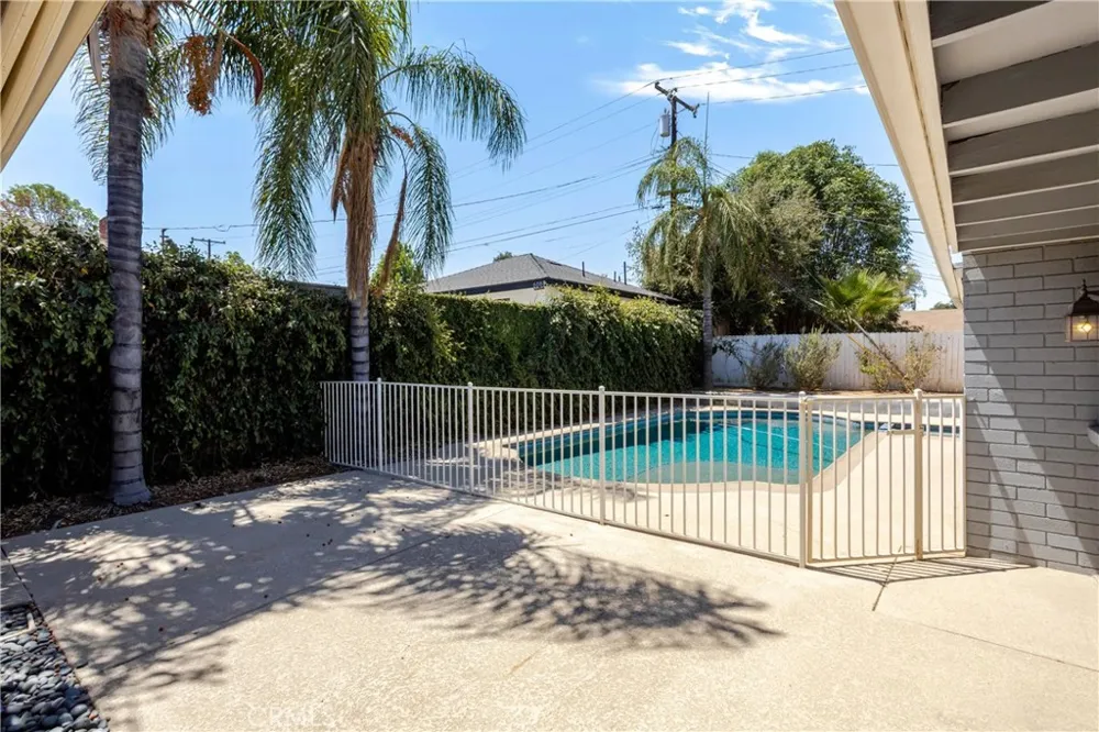 1235 W Cypress Redlands, CA 92373
