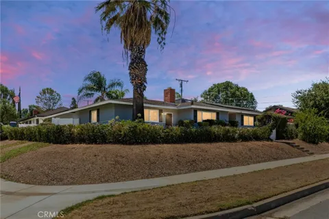 1235 W Cypress