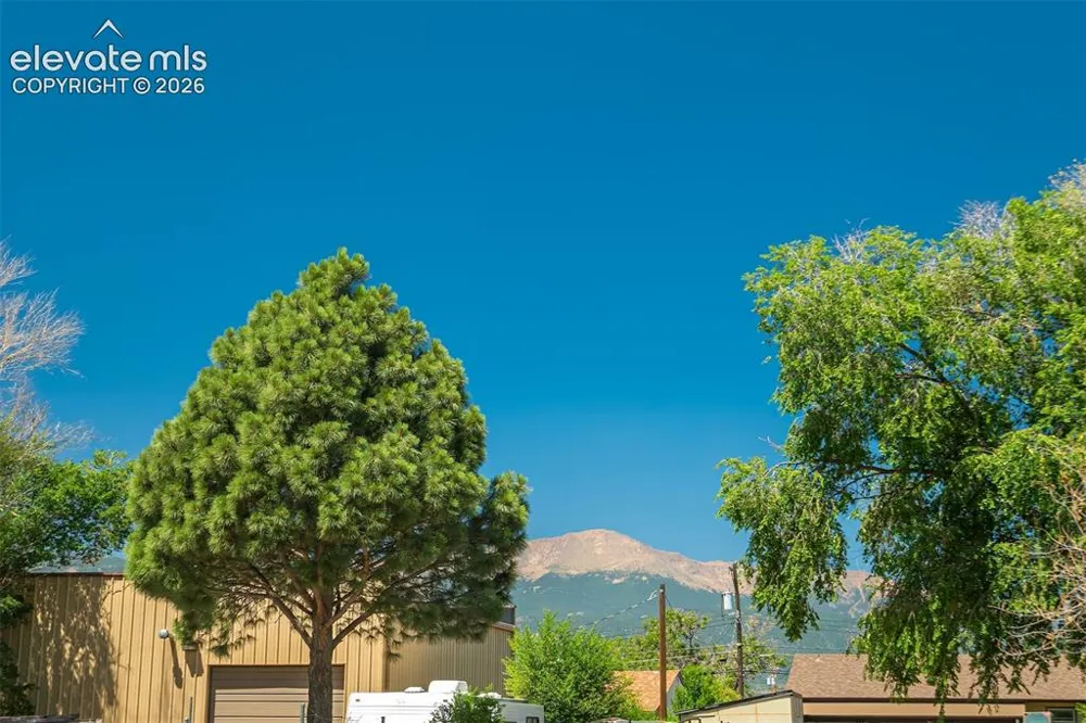 3025 Grandview Street Colorado Springs, CO 80907