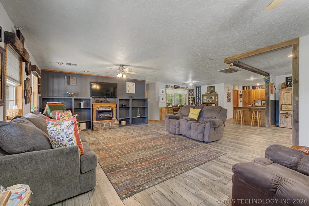 3674 E 520 Pryor, OK 74361