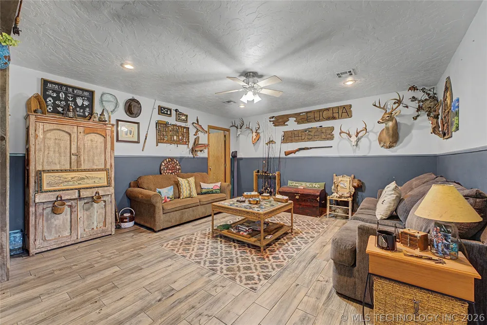 3674 E 520 Pryor, OK 74361