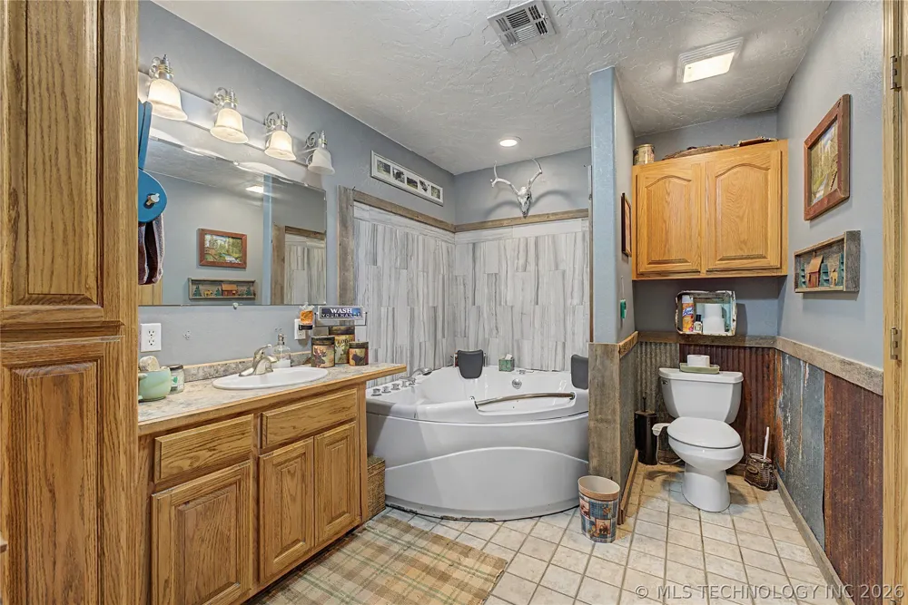3674 E 520 Pryor, OK 74361