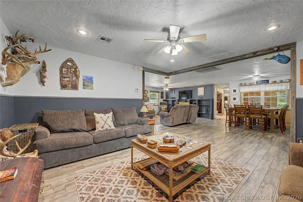 3674 E 520 Pryor, OK 74361