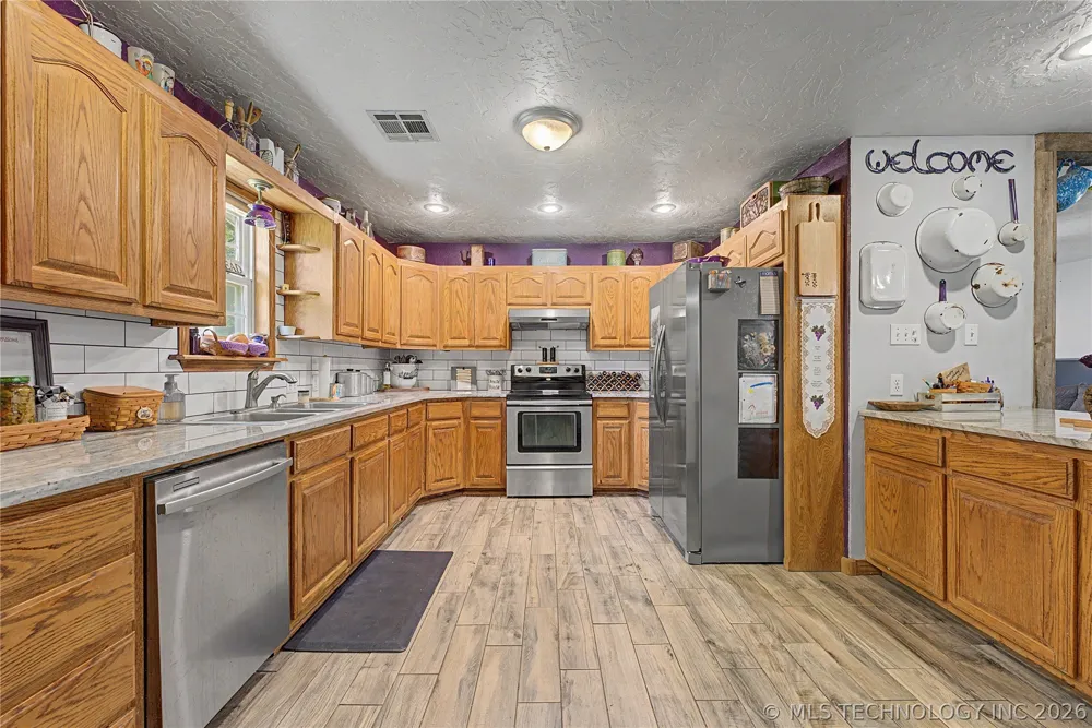 3674 E 520 Pryor, OK 74361