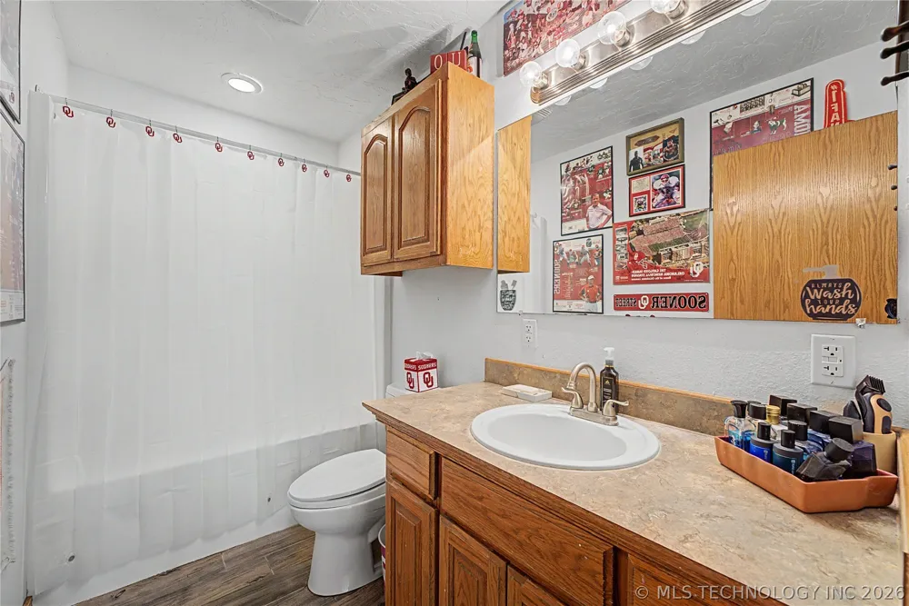 3674 E 520 Pryor, OK 74361