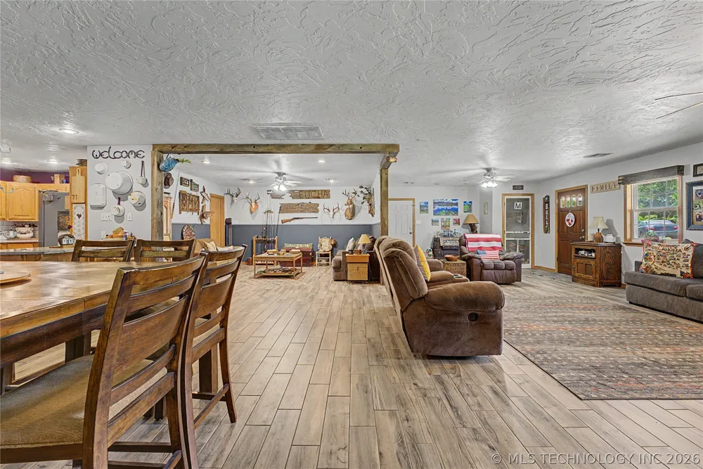 3674 E 520 Pryor, OK 74361