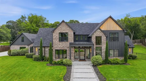 7785 Forest Lane