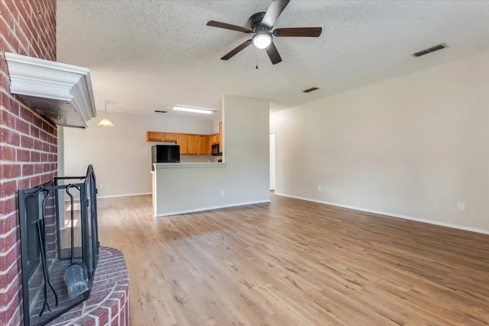 406 Redbud Lane Tolar, TX 76476