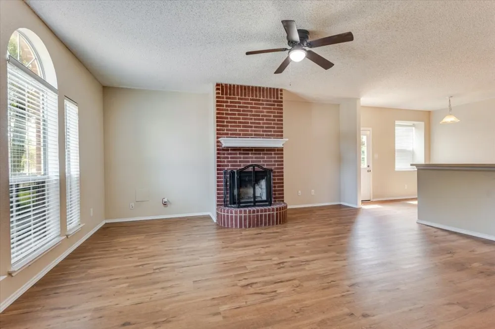 406 Redbud Lane Tolar, TX 76476