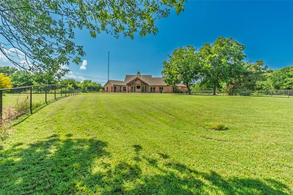 239 County Road 4105 Bonham, TX 75418