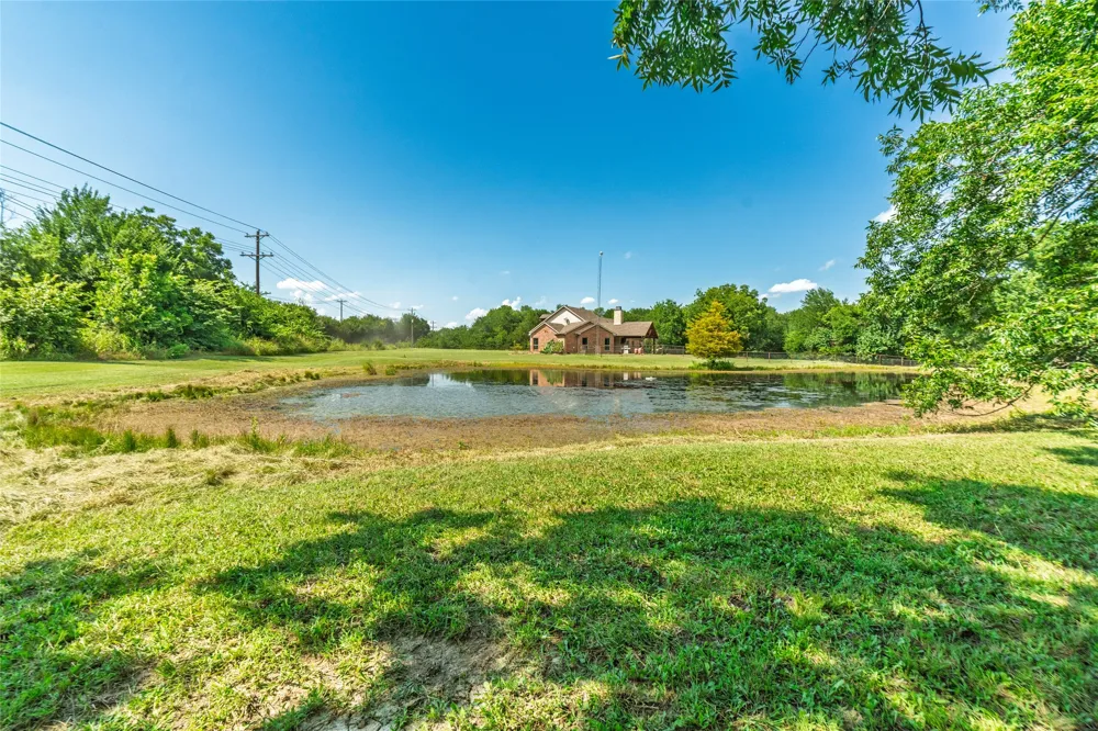 239 County Road 4105 Bonham, TX 75418