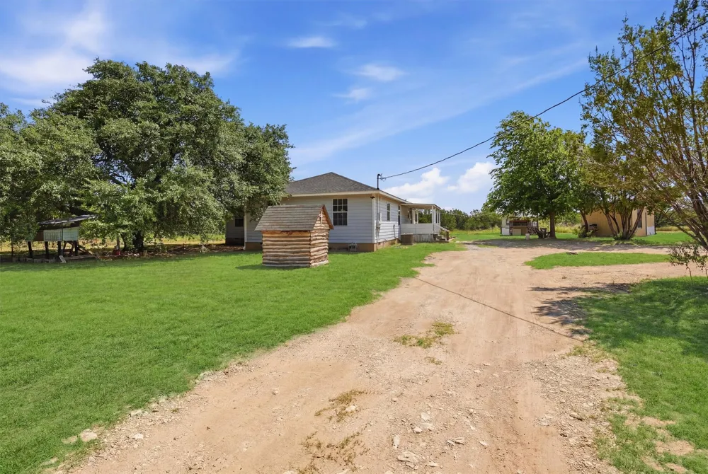 7801 Wd Court Lipan, TX 76462