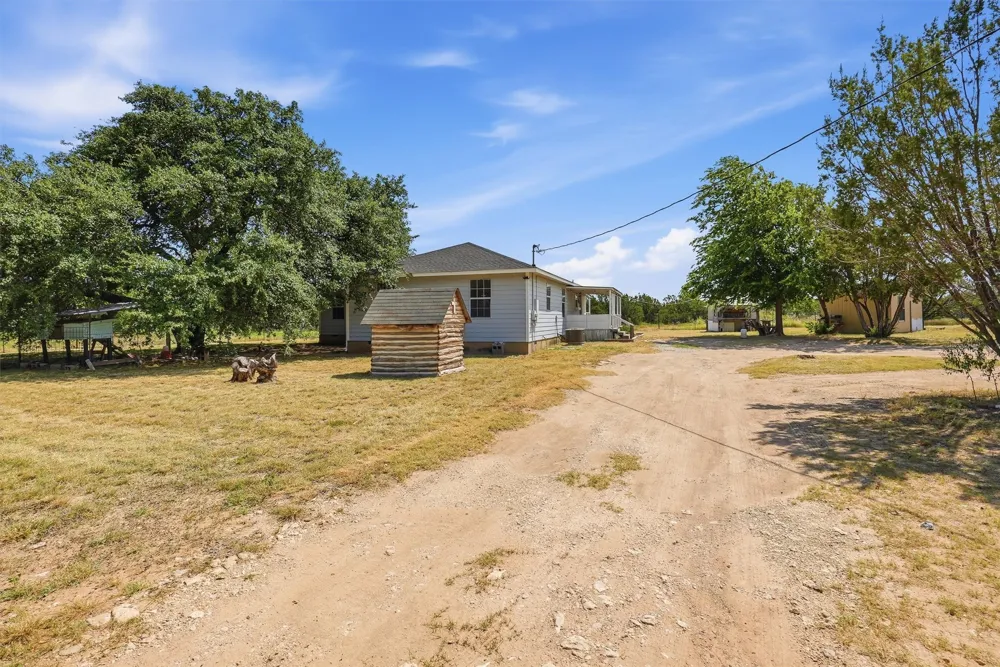 7801 Wd Court Lipan, TX 76462