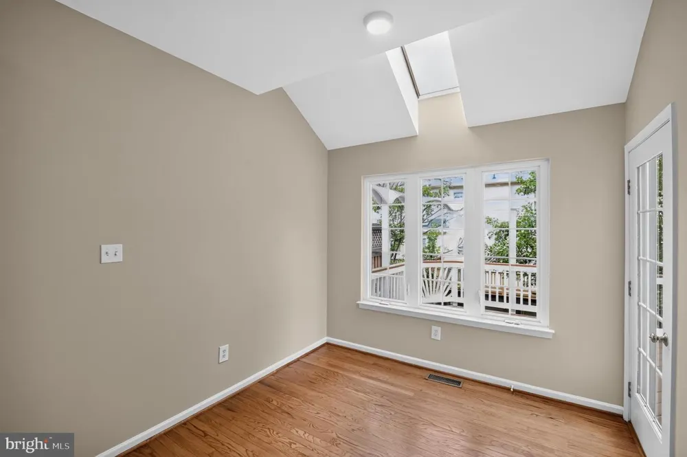 25915 KIRKWOOD SQUARE Chantilly, VA 20152