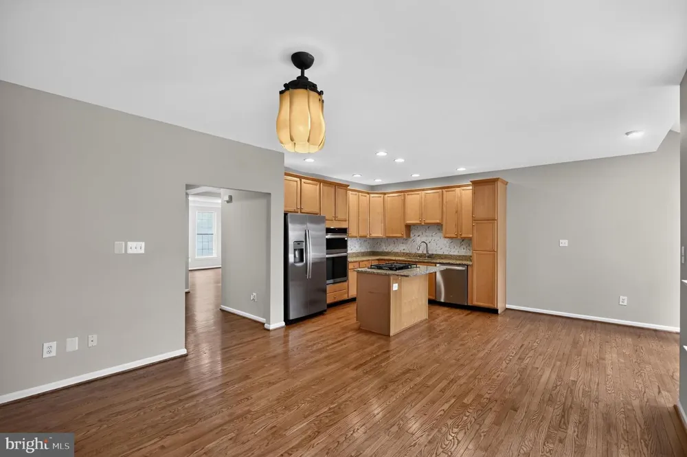 25915 KIRKWOOD SQUARE Chantilly, VA 20152