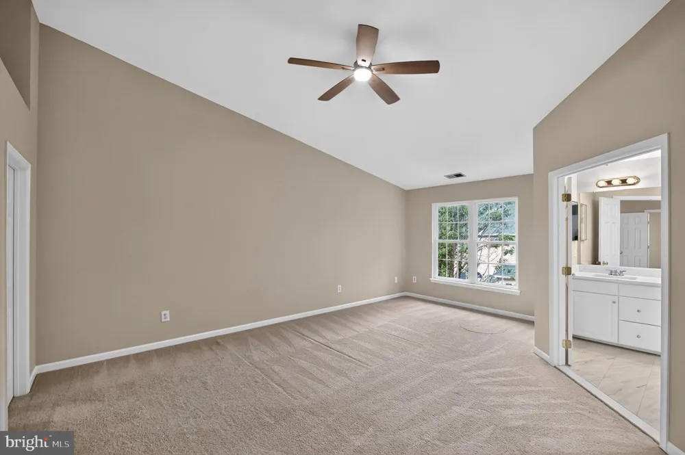 25915 KIRKWOOD SQUARE Chantilly, VA 20152