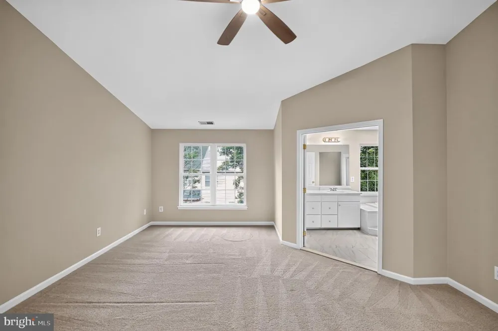 25915 KIRKWOOD SQUARE Chantilly, VA 20152