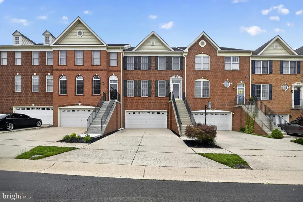 25915 KIRKWOOD SQUARE Chantilly, VA 20152