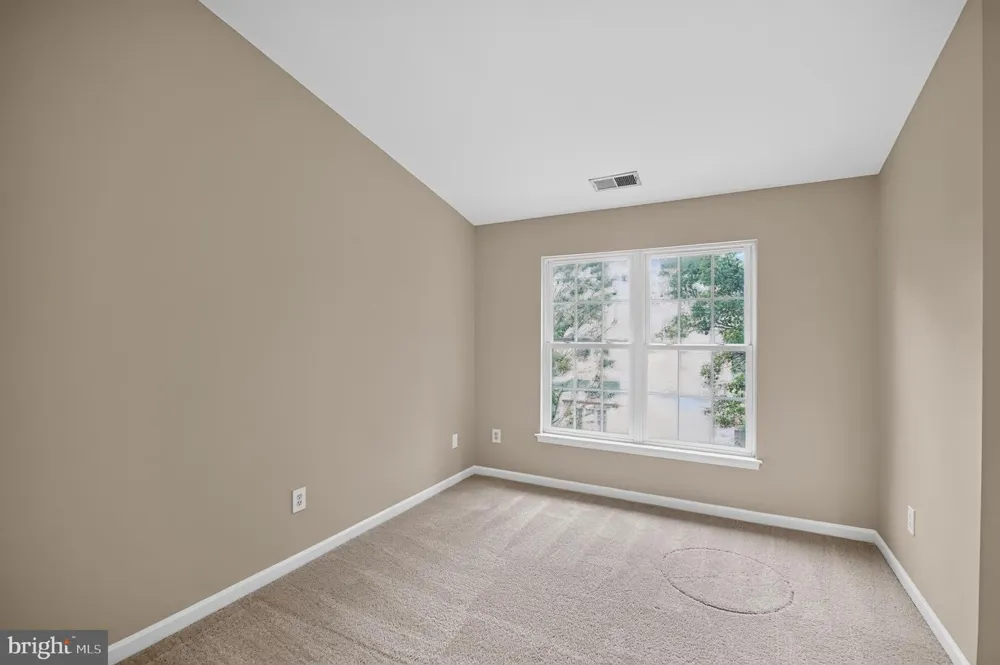 25915 KIRKWOOD SQUARE Chantilly, VA 20152