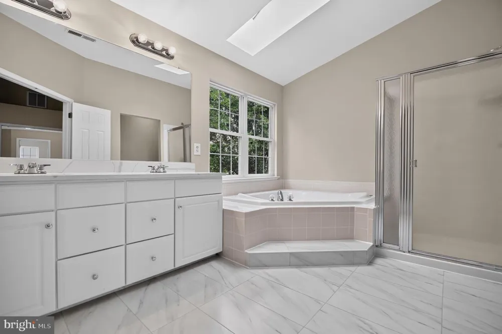 25915 KIRKWOOD SQUARE Chantilly, VA 20152