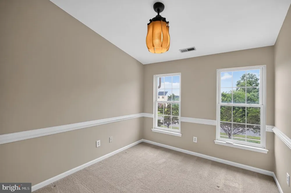 25915 KIRKWOOD SQUARE Chantilly, VA 20152