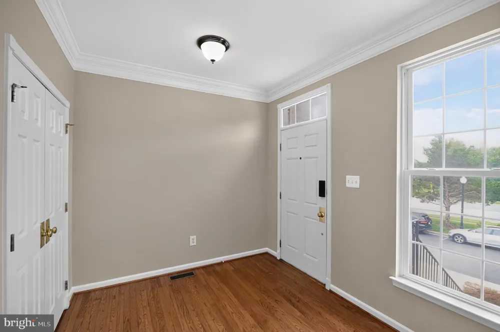 25915 KIRKWOOD SQUARE Chantilly, VA 20152