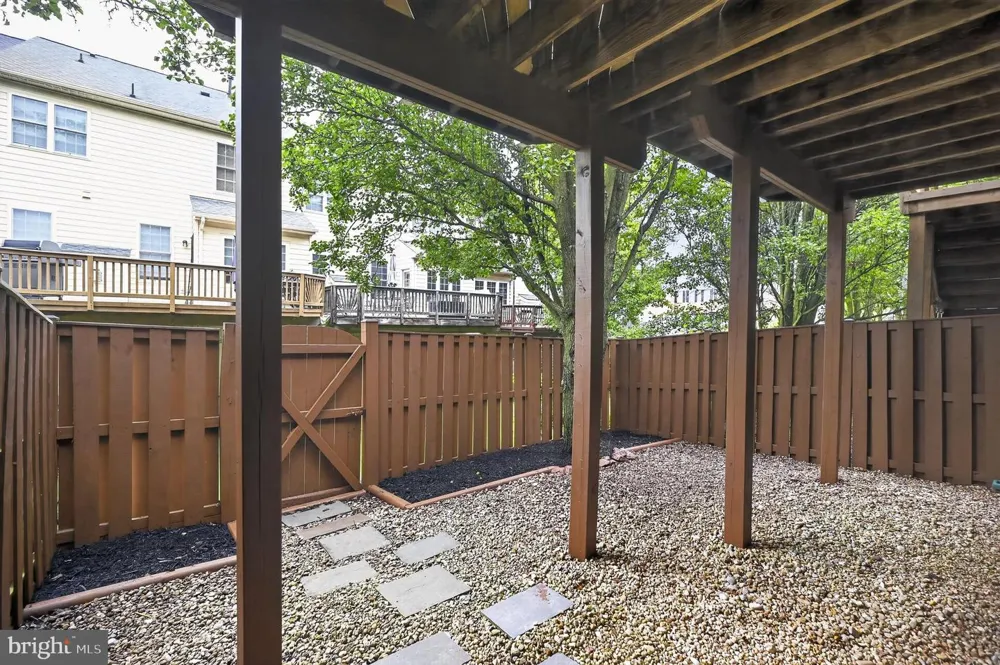 25915 KIRKWOOD SQUARE Chantilly, VA 20152