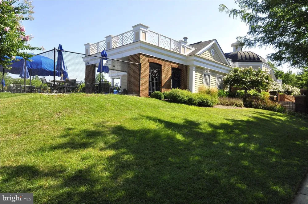 25915 KIRKWOOD SQUARE Chantilly, VA 20152