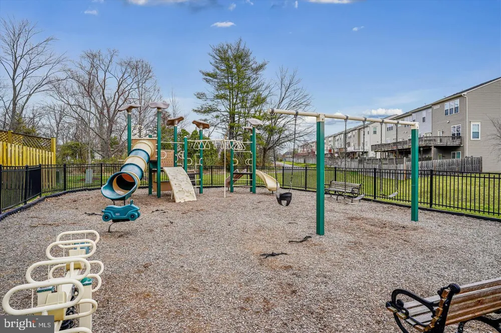 25915 KIRKWOOD SQUARE Chantilly, VA 20152