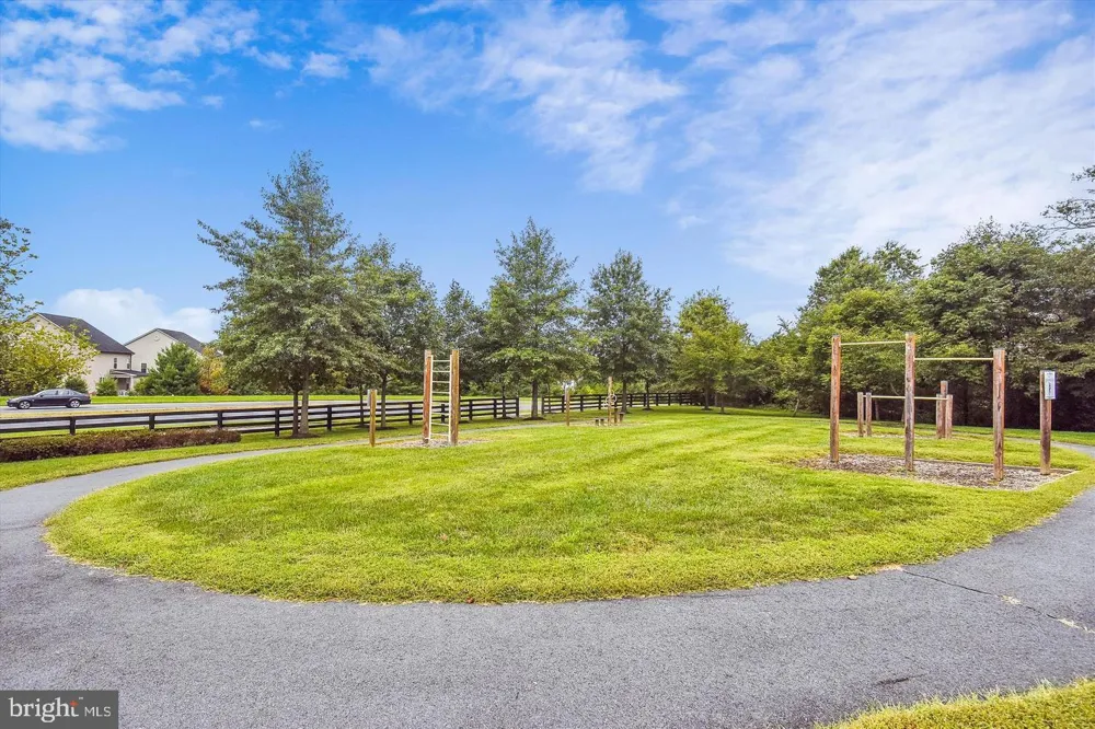 25915 KIRKWOOD SQUARE Chantilly, VA 20152