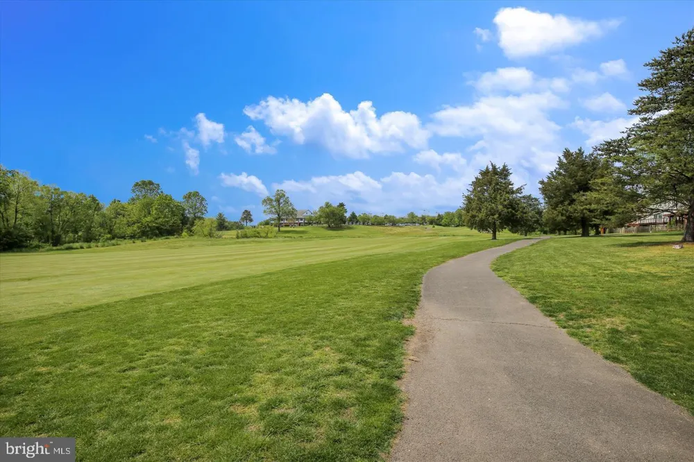 25915 KIRKWOOD SQUARE Chantilly, VA 20152