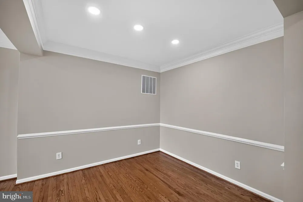 25915 KIRKWOOD SQUARE Chantilly, VA 20152