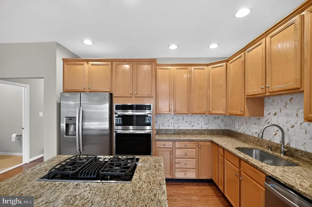 25915 KIRKWOOD SQUARE Chantilly, VA 20152