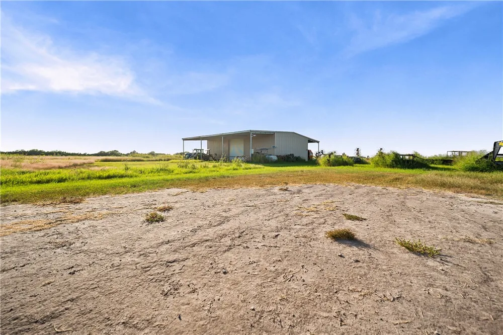 CR1196 Sinton, TX 78387