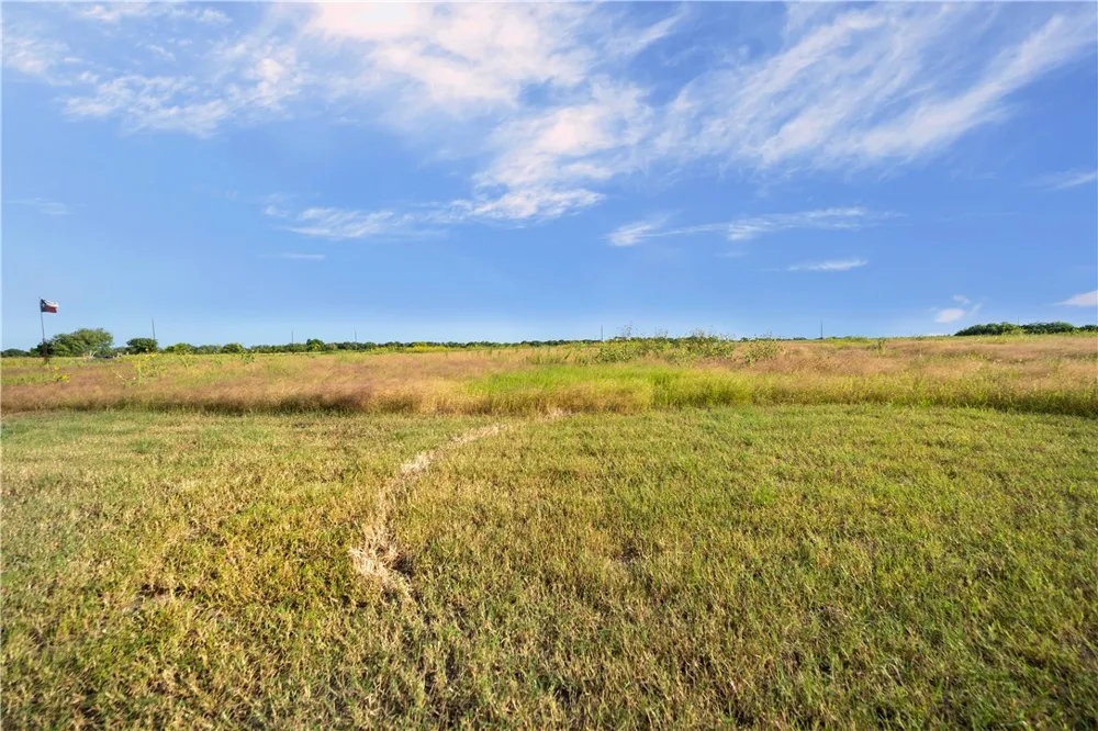 CR1196 Sinton, TX 78387