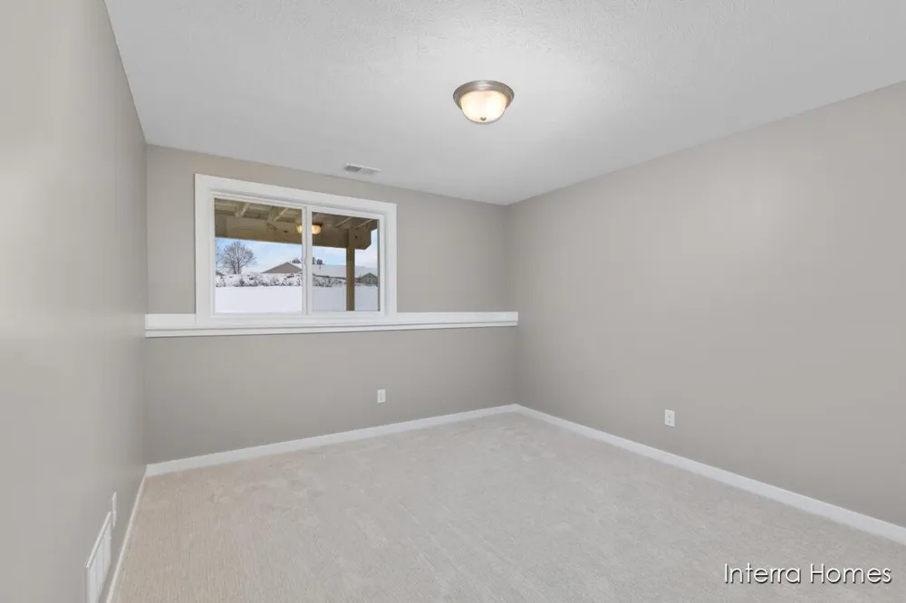 97 SW Fireside Drive SW #13 Walker City, MI 49534