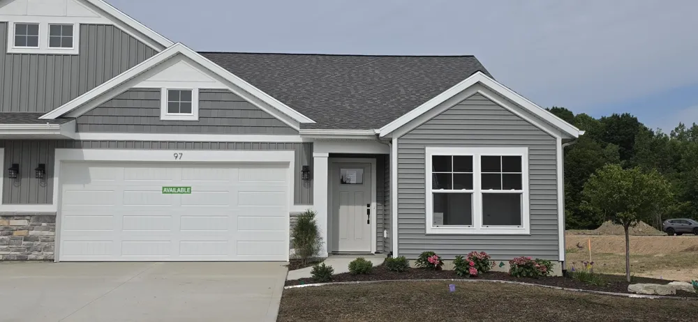 97 SW Fireside Drive SW #13 Walker City, MI 49534