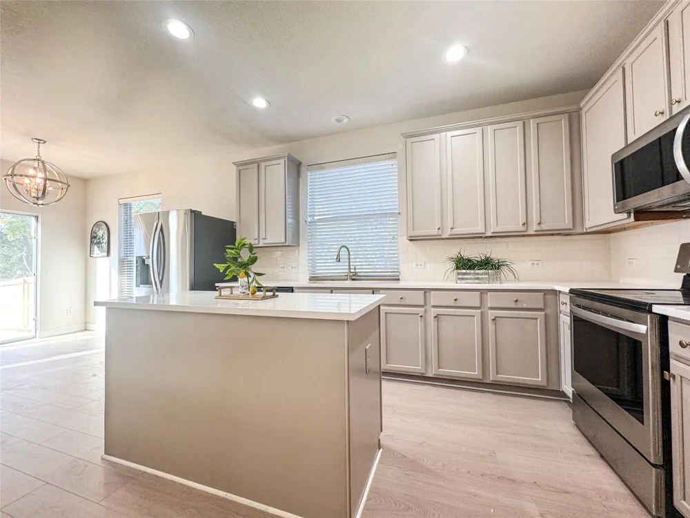 403 Rock Rose Drive Duncanville, TX 75137