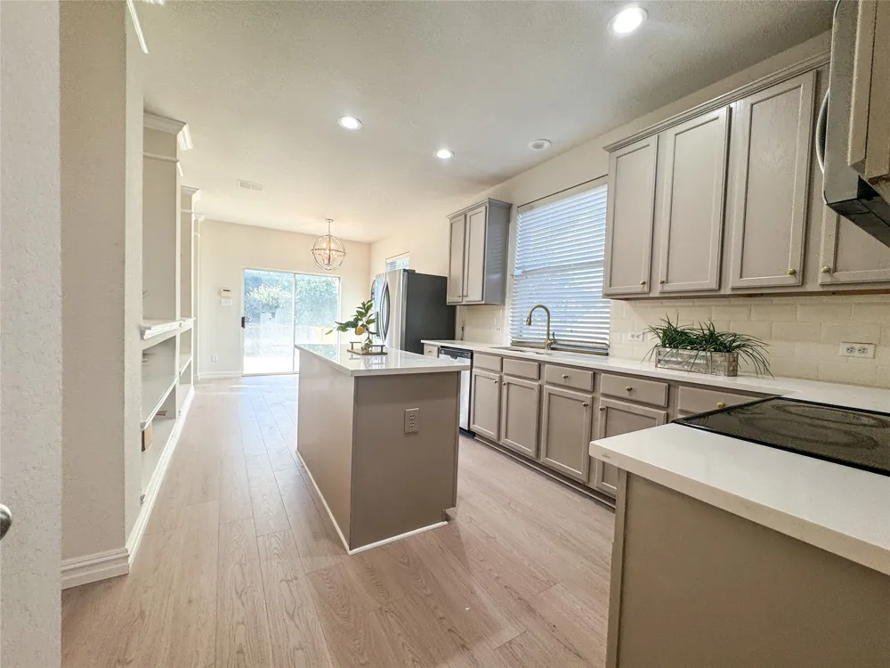 403 Rock Rose Drive Duncanville, TX 75137