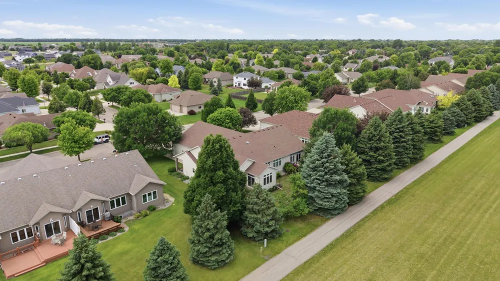 424 44th Avenue S Moorhead, MN 56560