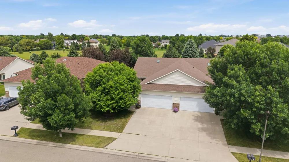 424 44th Avenue S Moorhead, MN 56560