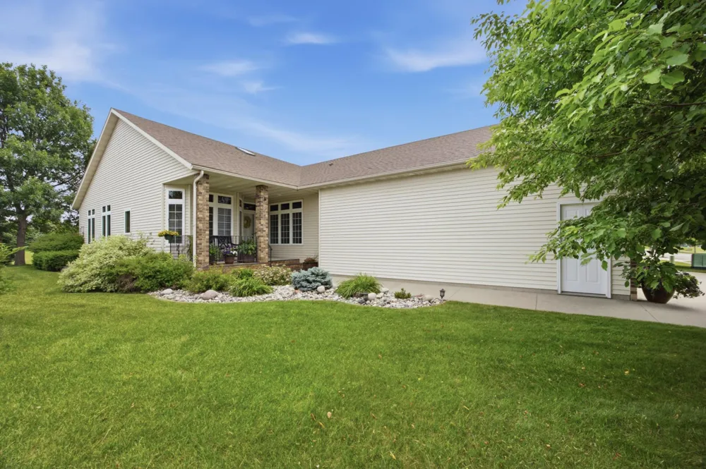 424 44th Avenue S Moorhead, MN 56560