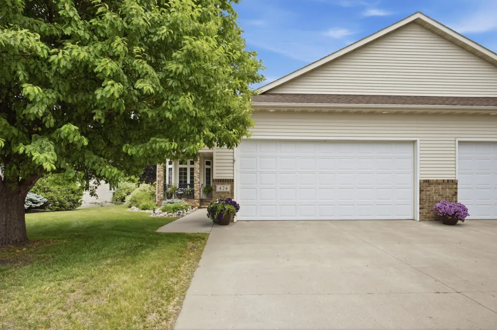 424 44th Avenue S Moorhead, MN 56560