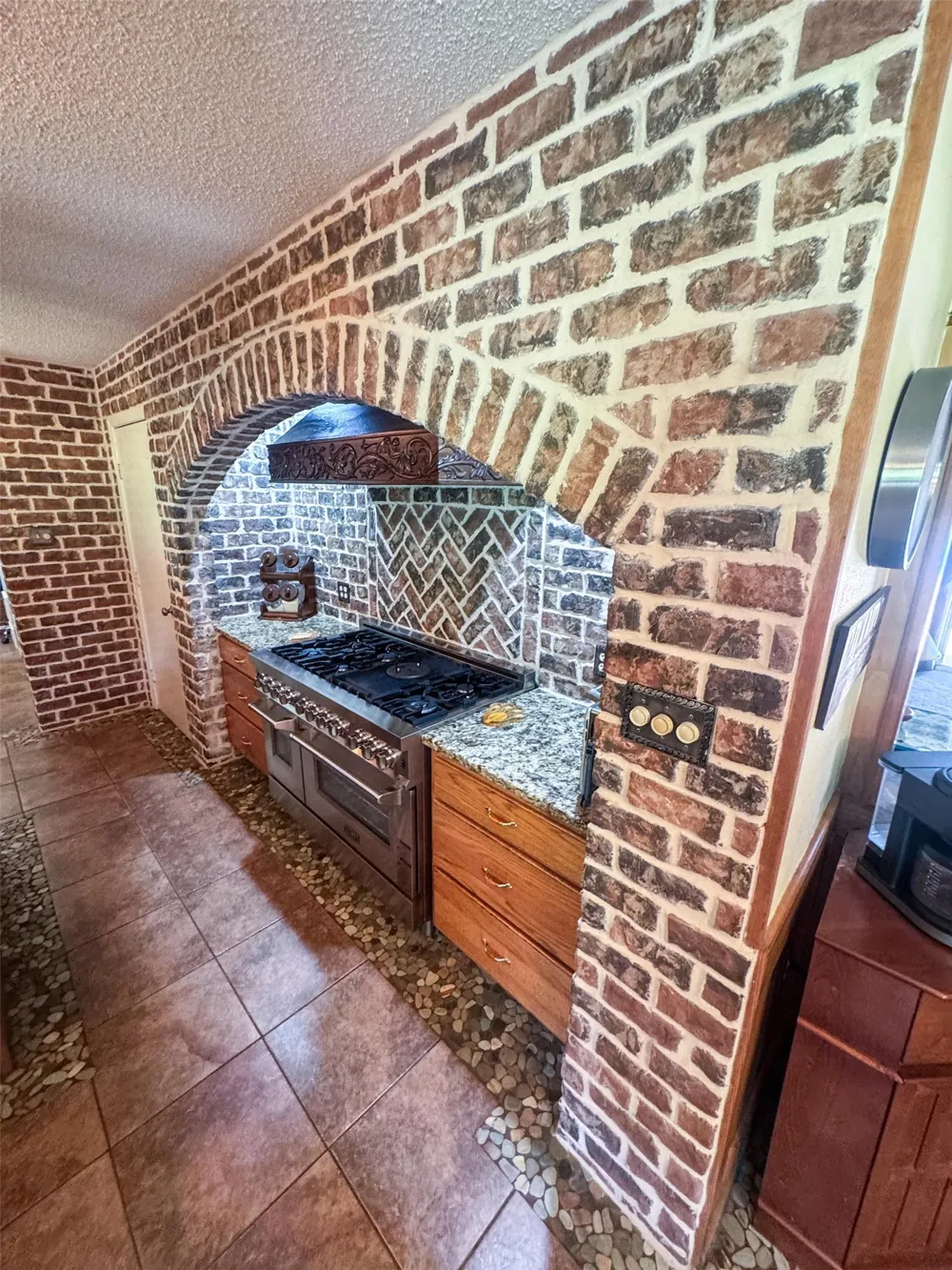 316 County Road 2750 Hughes Springs, TX 75656