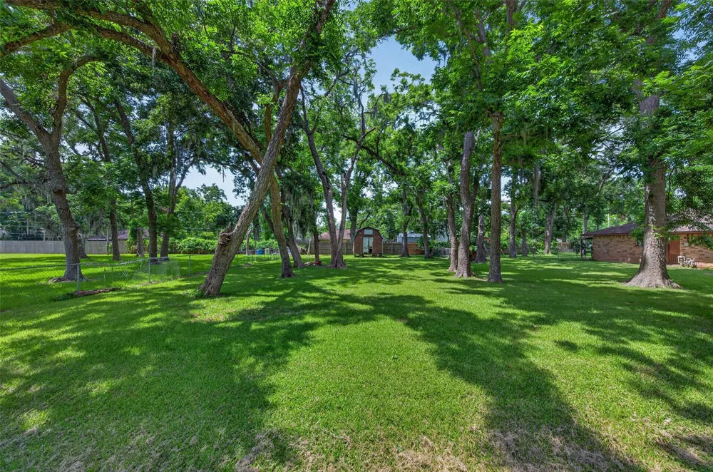 Humble Drive West Columbia, TX 77486